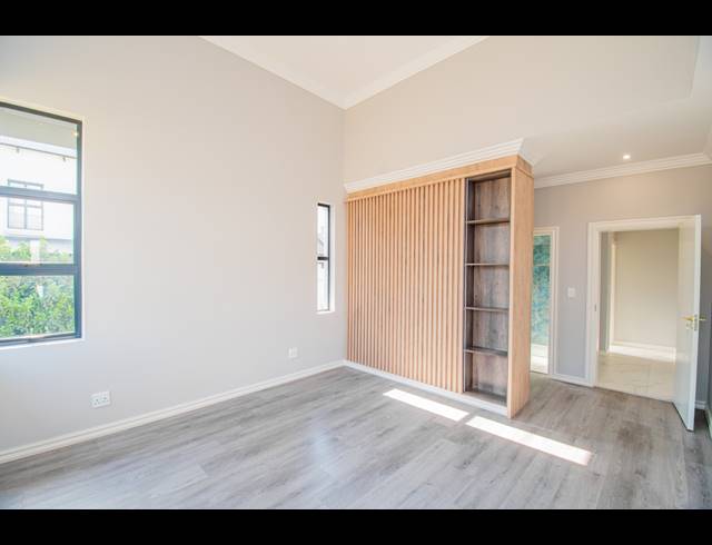 4 BEDROOM GATED ESTATE FOR SALE IN WATERLAKE FARM LIFESTYLE ESTATE